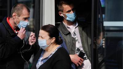 Денис Шмыгаль - На Украине продлят карантин по COVID-19 до 31 августа - iz.ru