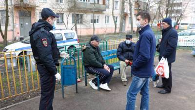 Сергей Собянин - Москвичам опять разрешили сидеть на лавочках - vesti.ru - Москва