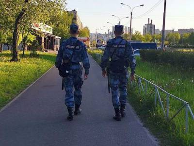 В Томске вооруженный ножом и пистолетом мужчина напал на росгвардейца и гражданского - rosbalt.ru - Томск