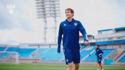 Станислав Черчесов - Федор Кудряшов - Игорь Дивеев - Юрий Жирков - Далер Кузяев - Сборная Россия провела тренировку перед матчем против Финляндии - piter.tv - Санкт-Петербург - Финляндия