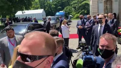 Владимир Путин - Павел Зарубин - Джо Байден - Американские журналисты устроили давку на саммите Путина и Байдена в Женеве - piter.tv - Сирия - Ливия - Женева