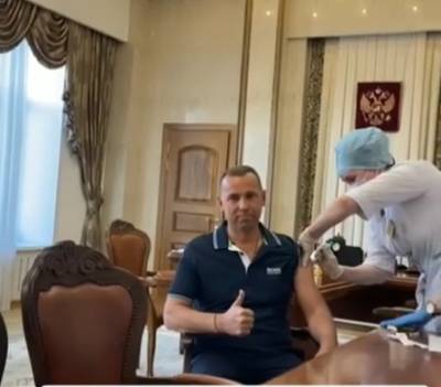 Вадим Шумков - Курганский губернатор Вадим Шумков привился от коронавируса - znak.com - Москва - Санкт-Петербург - Курганская обл. - Курган
