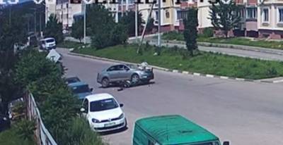 Водитель мопеда "вылетел" на капот автомобиля под Харьковом: момент попал на видео - politeka.net - Харьков