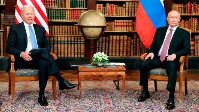 Владимир Путин - Дмитрий Песков - Сергей Рябков - Сергей Лавров - Юрий Ушаков - Валерий Герасимов - Анатолий Антонов - Энтони Блинкен - Джо Байден - Байден и Путин начали переговоры в расширенном составе: что известно - sharij.net - Женева