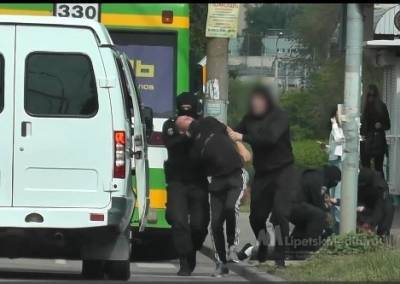 ОМОН задержал в Липецке бандитов, напавших на пенсионерку (видео) - lipetskmedia.ru - Липецкая обл. - Липецк