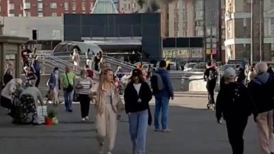 Питер Онлайн - В Озерках произошёл пожар в магазине "Окей" - piter.tv - Санкт-Петербург - р-н Выборгский
