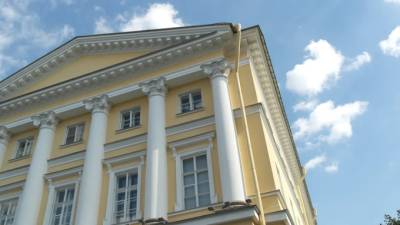 Власти Петербурга планируют обязать работников сферы услуг вакцинироваться от коронавируса - piter.tv - Санкт-Петербург - Работники