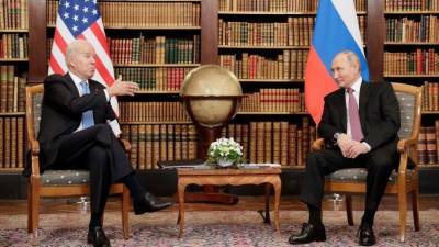 Владимир Путин - Сергей Рябков - Константин Ярошенко - Виктор Бут - Джо Байден - Жены арестованных в США Ярошенко и Бута надеются на их освобождение - 5-tv.ru
