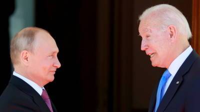 Владимир Путин - Константин Блохин - Джо Байден - Эксперт сравнил пресс-конференции Путина и Байдена после переговоров - russian.rt.com