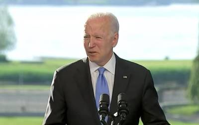 Дональд Трамп - Владимир Путин - Джо Байден - Байден заявил, что во время штурма Капитолия убили охранника, но он умер от инсульта - sharij.net - Женева