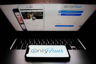 Владелец OnlyFans стал долларовым миллиардером - lenta.ru