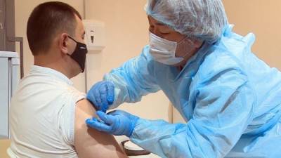 Касым Токаев - В Казахстане ежедневно получают вакцины 80−100 тыс. человек - eadaily.com