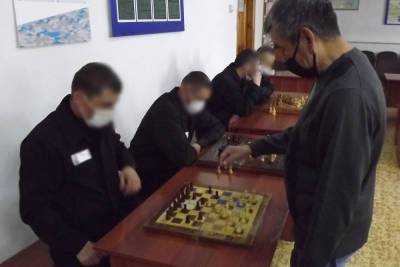 В Бурятии шахматист сыграл с осужденными на семи досках одновременно - ulan.mk.ru - респ.Бурятия