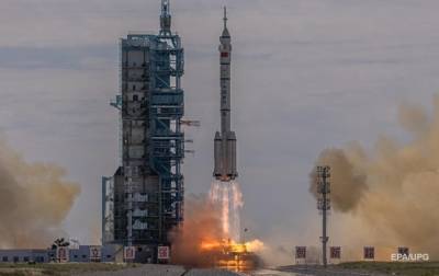 Китай запустил на орбиту корабль Шэньчжоу-12 с космонавтами на борту - korrespondent.net - Китай - район Внутренняя Монголия