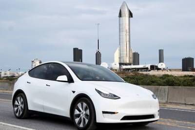 10-месячный ребенок накупил обновлений для Tesla на 10 тысяч долларов - lenta.ru