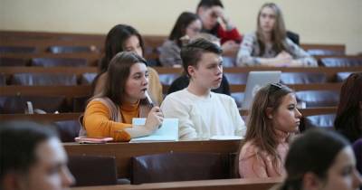 Ректоры вузов Москвы выступили за очные занятия лишь для привитых - ren.tv - Москва - Московская обл. - Московская область