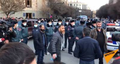 Ара Абрамян отвез в Москву родителей армянских пленных и организовал ряд встреч - СМИ - ru.armeniasputnik.am - Москва