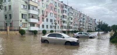 Масштабное наводнение в Керчи: город спасает тяжелая техника и... - politnavigator.net - Крым - район Ленинский - Керчь
