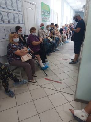 Курганцы жалуются на огромные очереди в травмпункте. Власти признали дефицит кадров в БСМП - znak.com - Курганская обл. - Курган - Зауралья