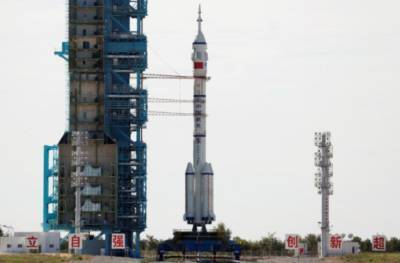 Тан Хунб - Китай успешно запустил космический корабль с тремя астронавтами на борту - vchaspik.ua - Украина