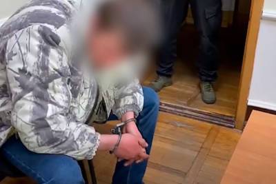 Застреливший школьницу через дверь россиянин пойдет под суд - lenta.ru - Чита
