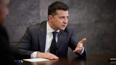 Владимир Зеленский - Владимир Путин - Зеленский на русском языке обратился к Путину из-за Донбасса - piter.tv - Украина - Донбасс