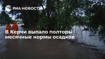 Полторы месячные нормы осадков выпало в результате сильных ливней на востоке Крыма - ria.ru - Крым - Симферополь - район Ленинский - Керчь