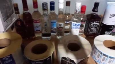 Подпольный завод из Ленобласти поставлял Jack Daniels и Hennessy в регионы России - abnews.ru - Ленинградская обл. - район Тосненский