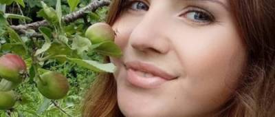 Разукрашенная остановка и раздельный мусор: жительница Луганщины выращивает клубнику и меняет свое село - w-n.com.ua - Луганская обл.