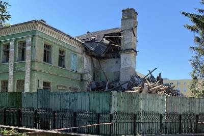 В Брянске начали сносить старый корпус детской городской больницы - mk.ru - Брянск - Брянская обл.