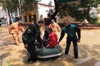В Крыму около 20 тысяч человек остались без питьевой воды - pnp.ru - Крым - Керчь