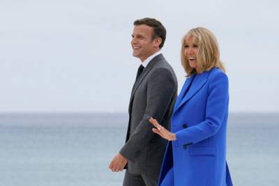 Кейт Миддлтон - Брижит Макрон - Необычное совпадение: жены политиков на саммите G7 выбрали синие наряды (ФОТО) - enovosty.com - Англия