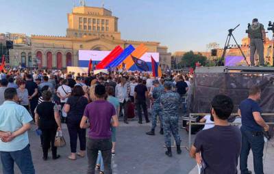 Никола Пашинян - Митинг сторонников Пашиняна перешел в шествие по улицам Еревана - news-front.info - Армения - Ереван