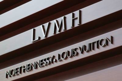 Бернар Арно - Джефф Безоса - Глава LVMH Арно с $200 млрд обогнал Безоса в рейтинге богатейших людей мира - trend.az