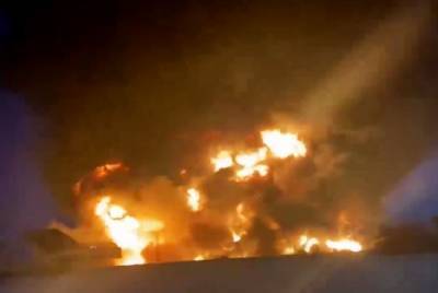 В Москве горит металлобаза на площади 1 тыс кв.м, в сети появилось видео пожара - sharij.net - Москва - Кострома
