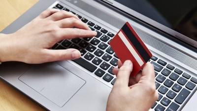 Россияне перечислили причины открытия нескольких кредитных карт - vm.ru