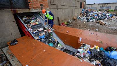Денис Буцаев - В России могут снизить тариф за вывоз мусора до 5% - iz.ru