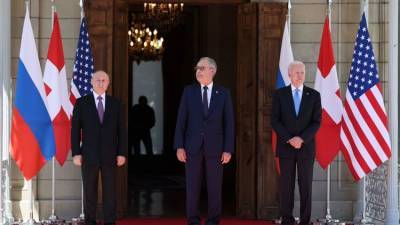 Владимир Брутер - Джо Байден - Введет ли США новые санкции после саммита - эксперт - crimea.ria.ru - Крым - Симферополь