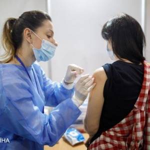 В Украине за сутки привили рекордное количество людей - reporter-ua.com - Новости