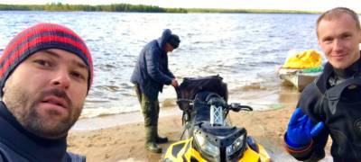 В Карелии водолазы пять часов тащили к берегу снегоход, который достали со дна озера (ФОТО) - stolicaonego.ru - Финляндия - Мурманская обл. - республика Карелия