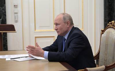 Владимир Путин - Путин наложил вето на репрессивный закон, но сперва на это никто не обратил внимания - znak.com