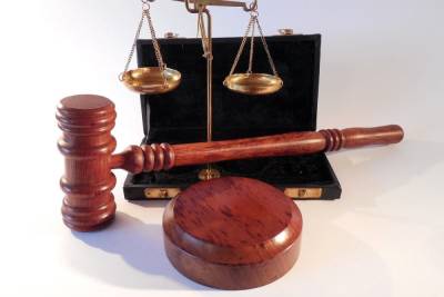 24-летний житель Смоленщины пойдет под суд за то, что повалил полицейского на асфальт - mk-smolensk.ru - Смоленская обл.