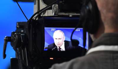 Владимир Путин - Путин отклонил закон об ответственности СМИ за распространение ложной информации - tvc.ru