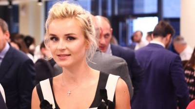 Полина Гагарина - Дмитрий Исхаков - Полина Гагарина отдыхает в Греции с мужчиной, который сопровождал ее на премии Муз-ТВ - inforeactor.ru - Греция