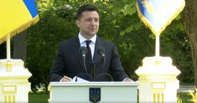 Владимир Зеленский - Не менее 13500 грн: Зеленский подписал указ о повышении зарплаты медикам - focus.ua