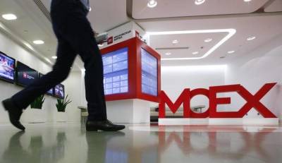 Мосбиржа начала торговать валютой на внебиржевой платформе - smartmoney.one - Reuters