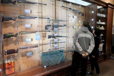 В Госдуму внесли новый закон об ужесточении правил продажи оружия - lenta.ru - респ. Татарстан