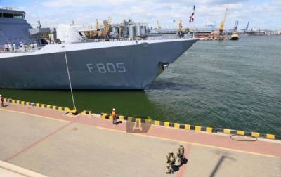 queen Elizabeth - В порт Одессы вошли два военных корабля НАТО - eadaily.com - Англия - Голландия - Одесса
