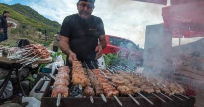 Тонкости армянского шашлыка: почему он готовится быстрее другого мяса - skuke.net - Армения