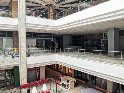 В Петербурге три торговых комплекса опечатали из-за нарушений коронавирусных норм - rosbalt.ru - Санкт-Петербург